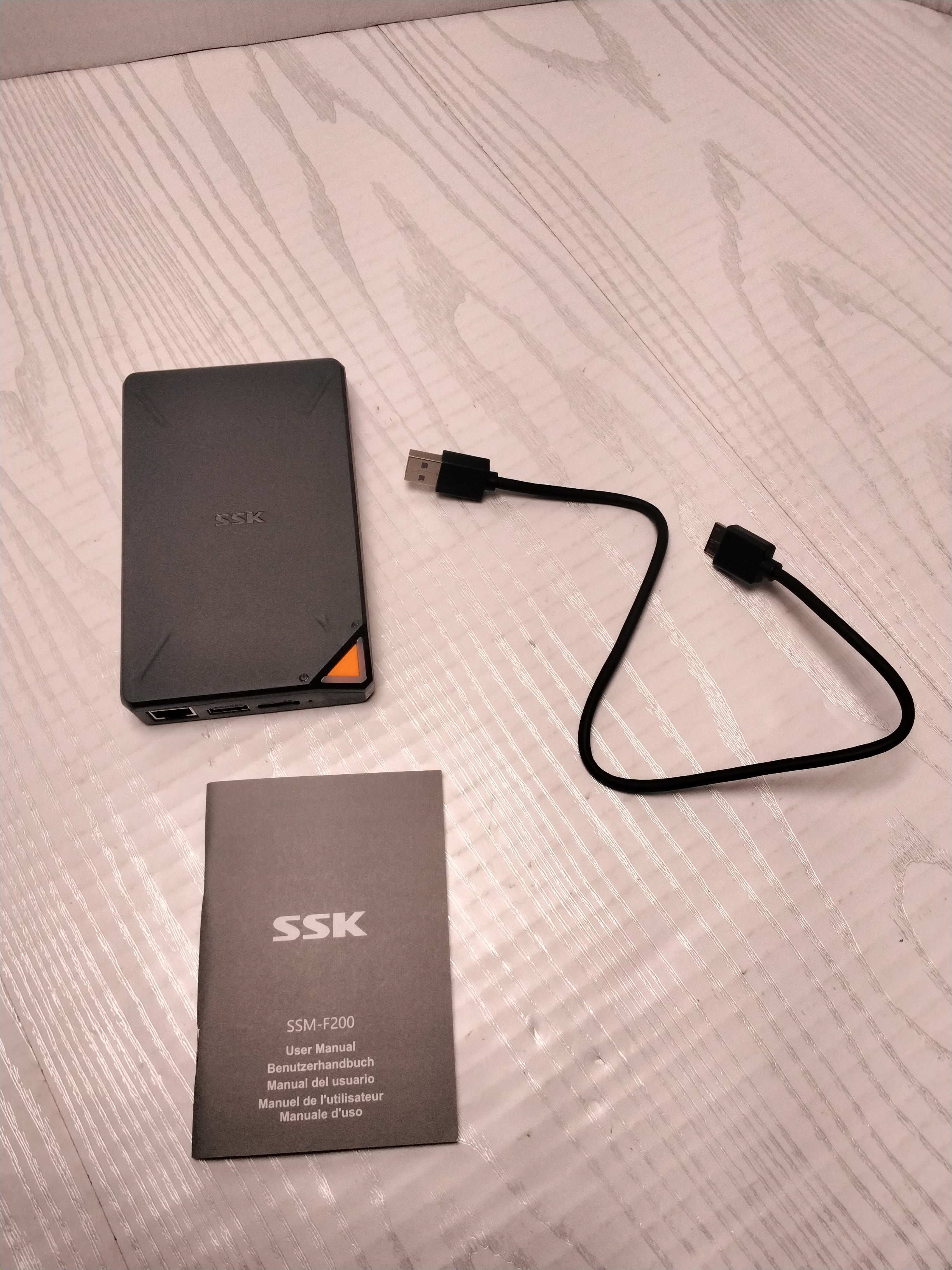SSK 2TB Portable NAS External Wireless Hard Drive with Own Wi-Fi Hotspot (7881548300526)